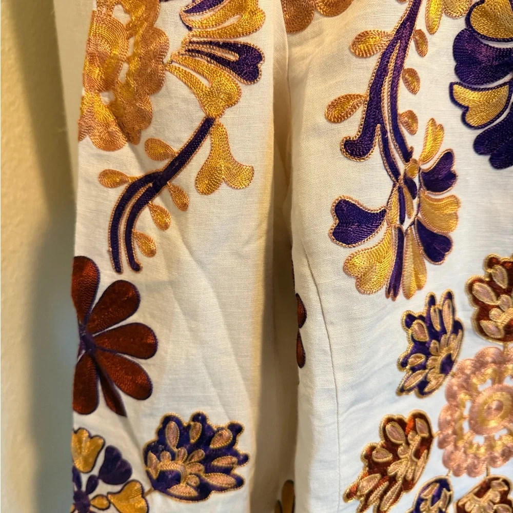 Jorden sezane Embroidered Floral Women's Top - Picture 2 of 5